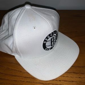 Mitchell & ness white Brooklyn nets snap back